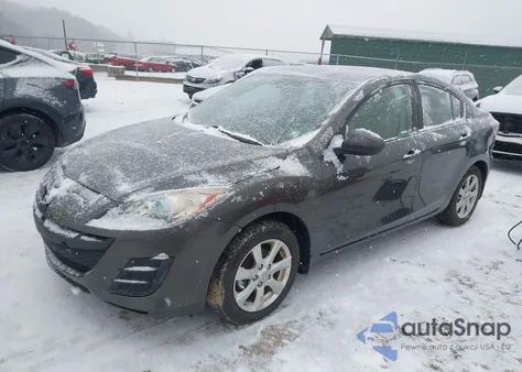 2011 Mazda Mazda3 I Touring z USA, uszkodzony, nr VIN JM1BL1VG7B1365784